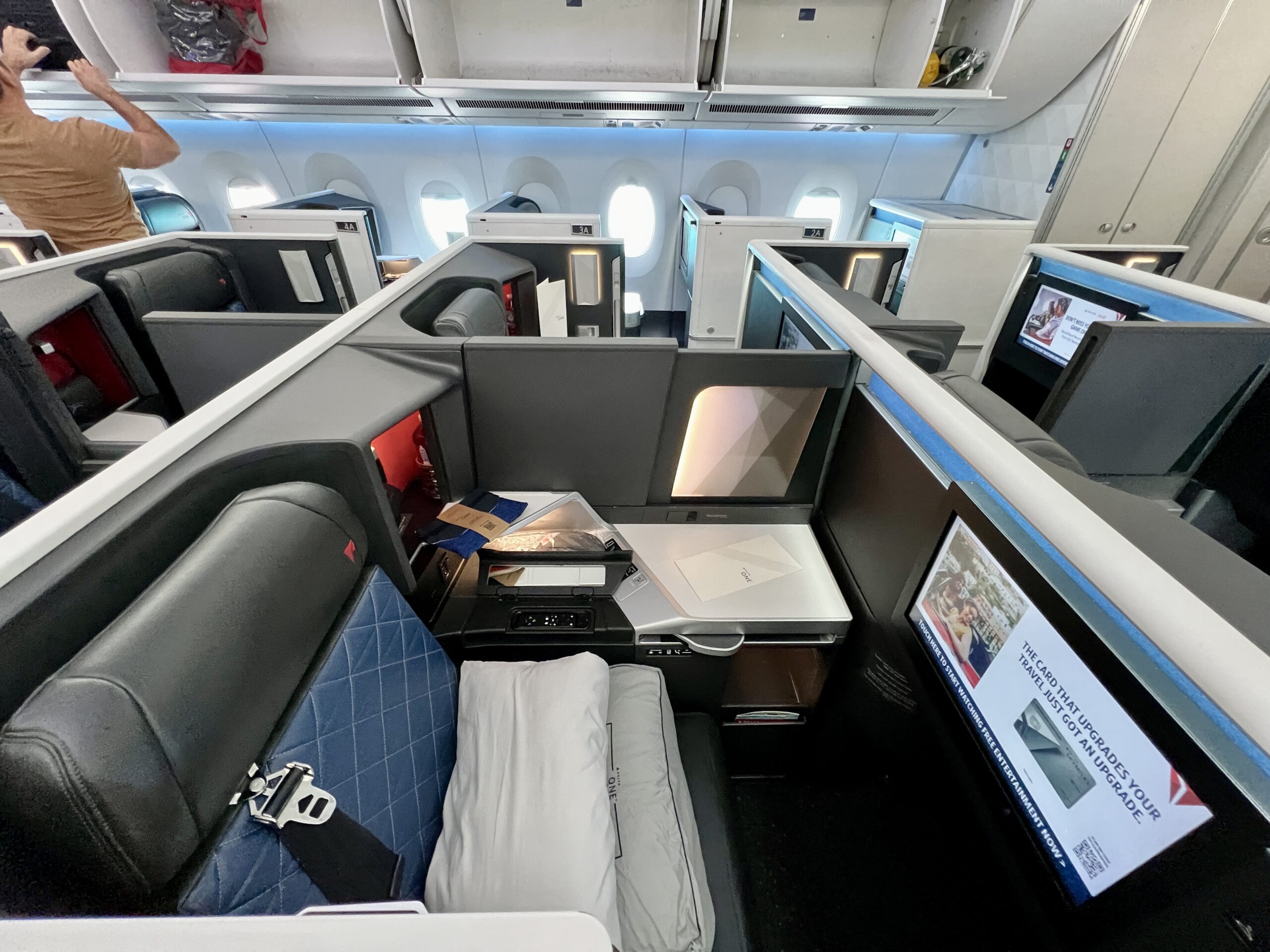 business class seats in the center of the plane