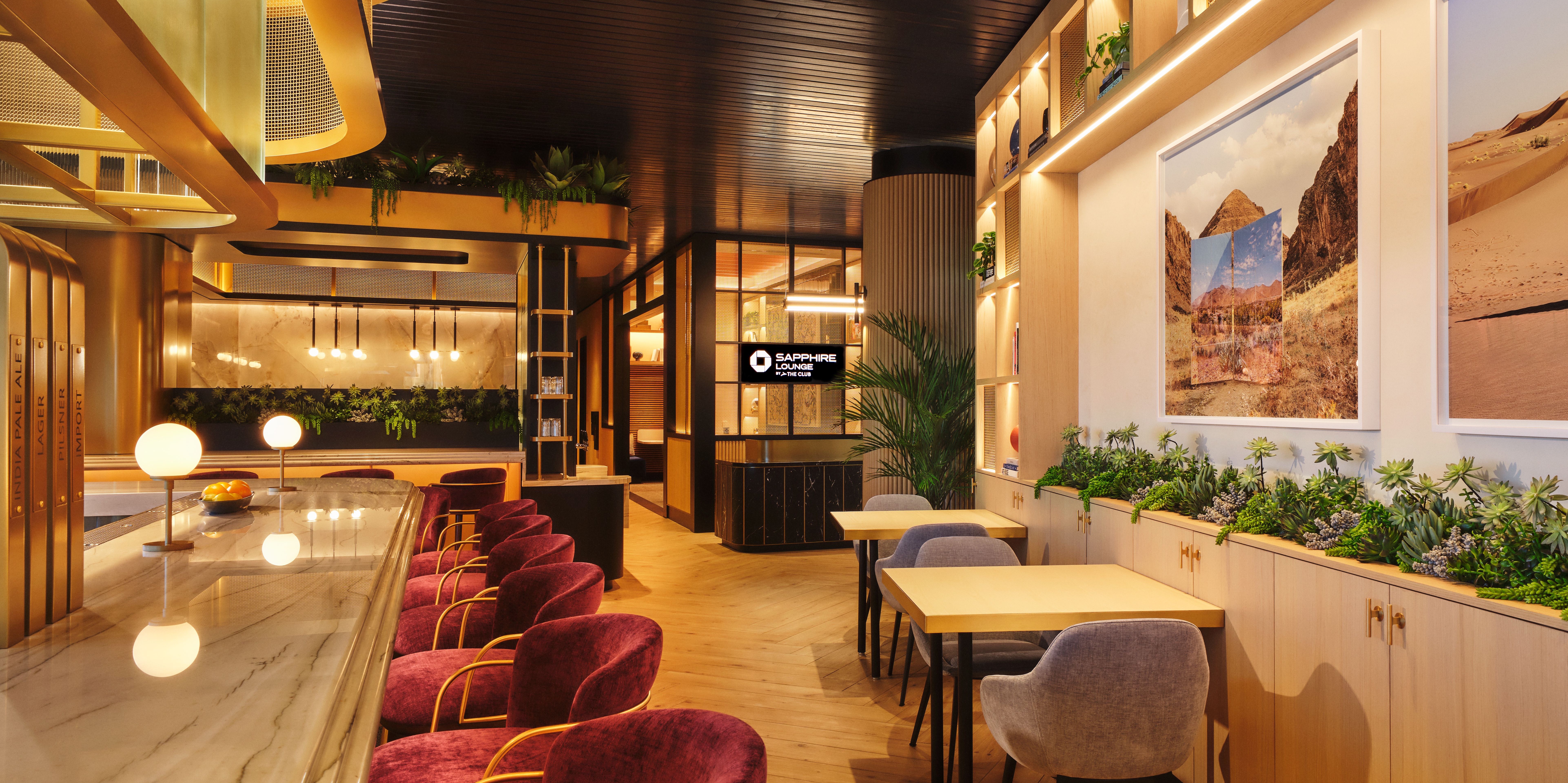 Bar and seating area in the Chase Sapphire Lounge at Phoenix (PHX).