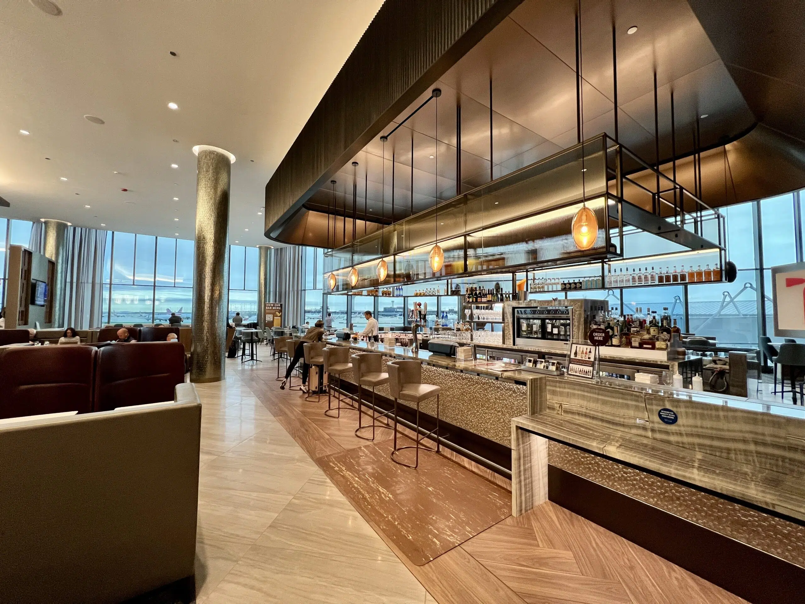 delta sky club chicago bar