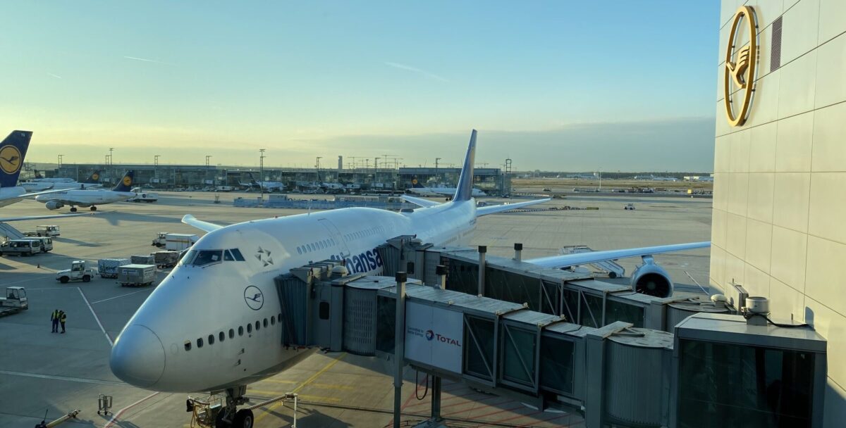 lufthansa plane with jetbridge