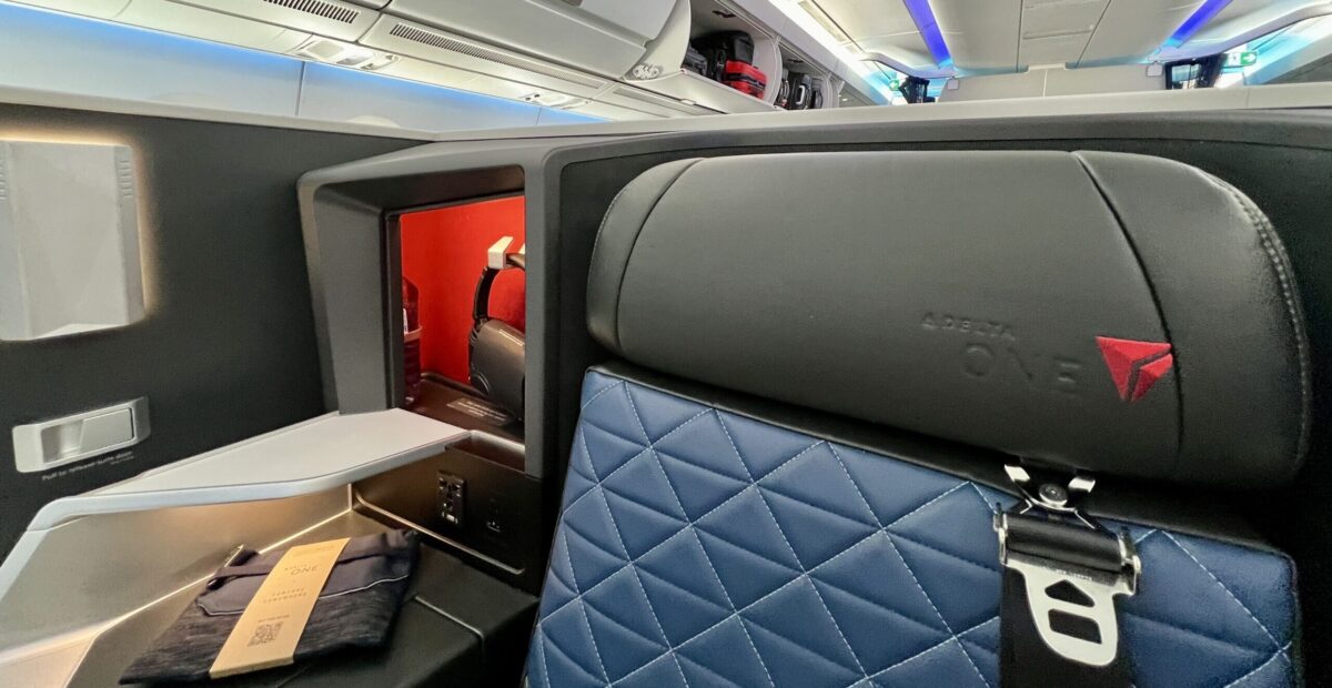 delta business class seat