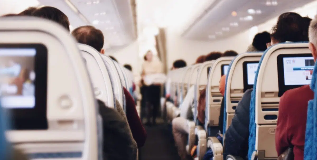 economy flight aisle