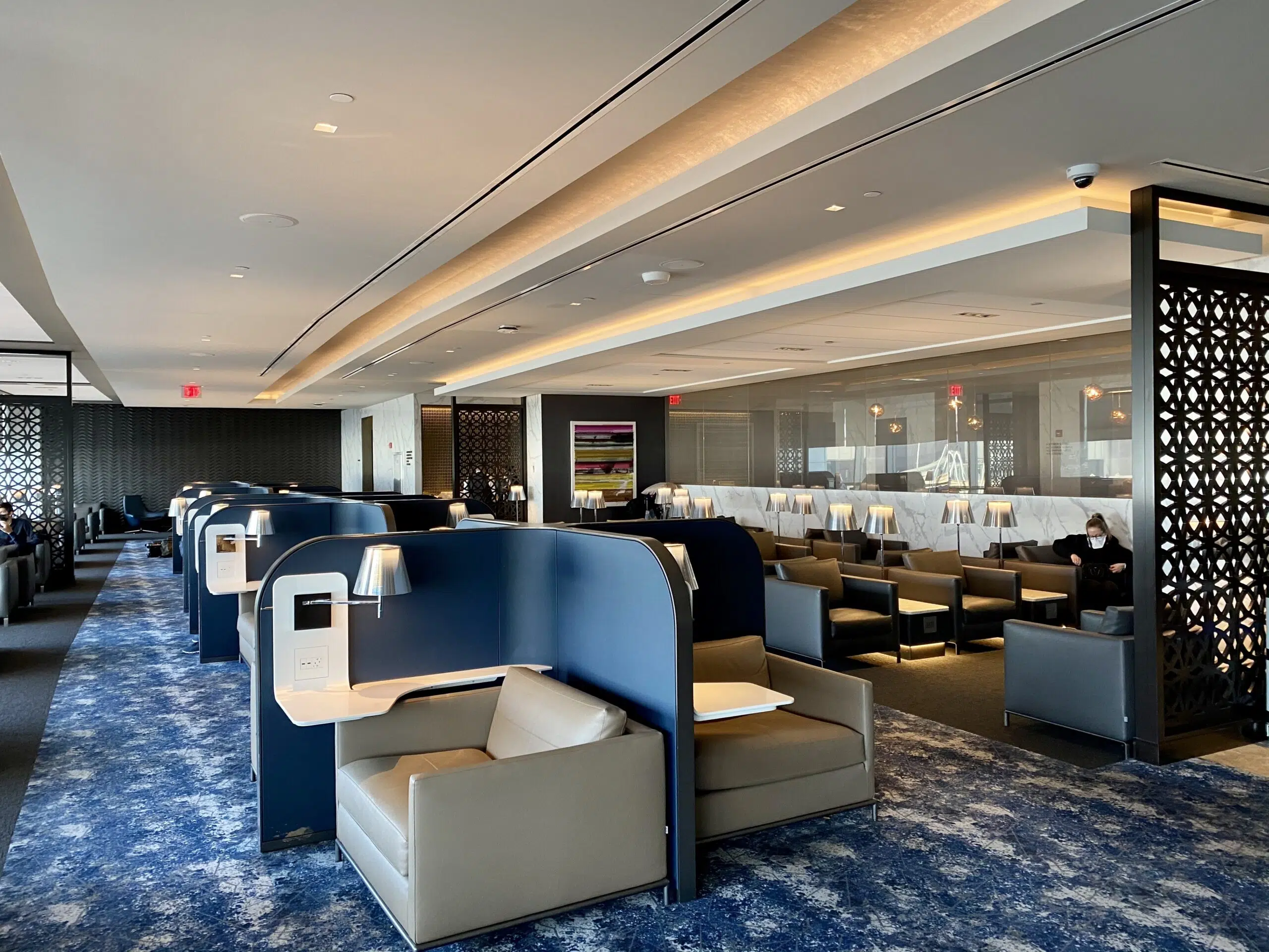 united polaris lounge newark